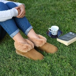 EuropeanSoftest Damen Winter-Slipper aus Mikro-Wildleder mit Fleece-Futter, kuscheliger 80-D Memory Foam mit hoher Dichte, atmungsaktive Hausschuhe mit rutschfester Sohle für drinnen und draußen